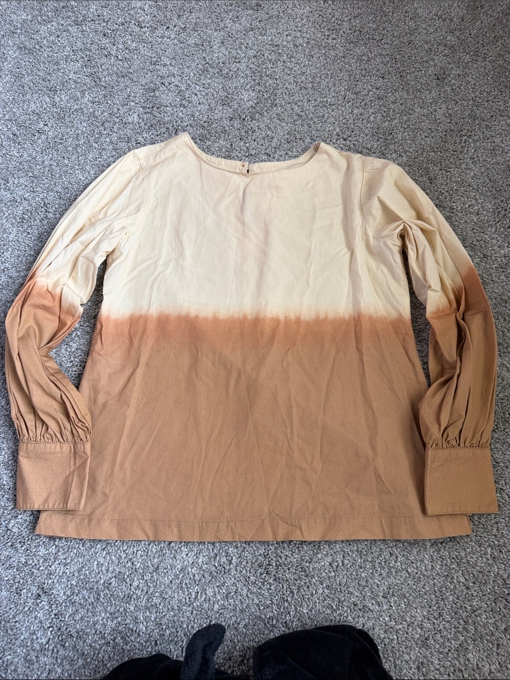 Porridge tan and cream colored pleated sleeves blouse, great find., XS